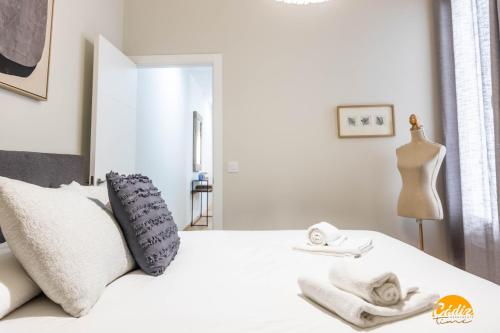 Tailor's Home by Cadiz Time