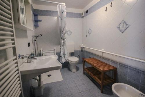 Residence Aquila - Bilo Monte Rena tesisinde bir banyo