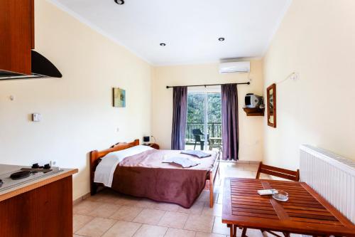 Despina Studio Raxes Ikaria #2