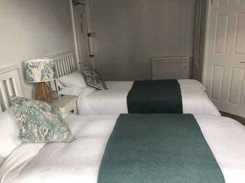Knoll Guest Houseにあるベッド