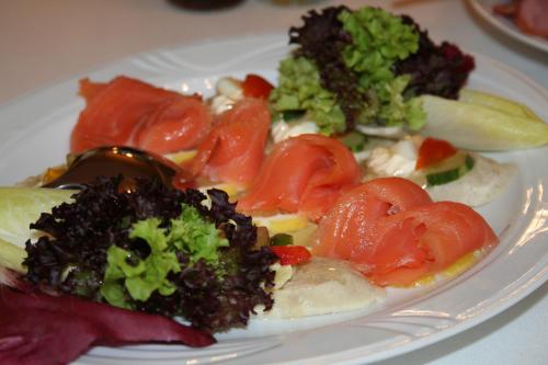 Makanan di atau berdekatan hotel