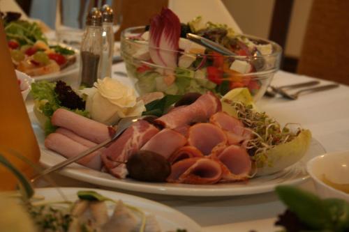 Makanan di atau berdekatan hotel