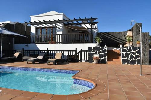 Villa Sea Breeze Ocean View