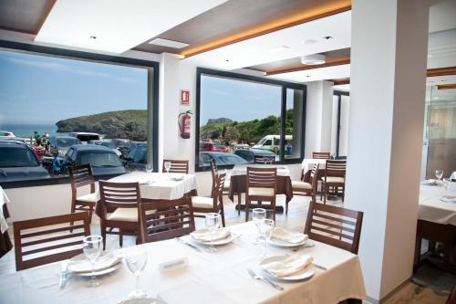 مطعم أو مكان آخر لتناول الطعام في Hotel Kaype - Quintamar