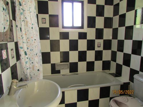 Phòng tắm tại Villa Nerina Kato Paphos