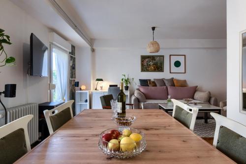 Avocado apartment city center- pet friendly!