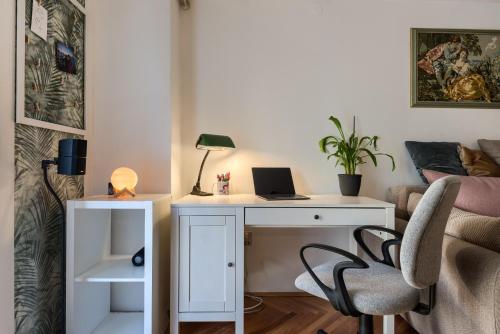 Avocado apartment city center- pet friendly!