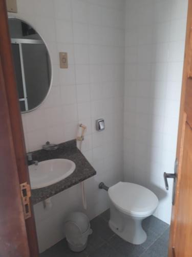 Ein Badezimmer in der Unterkunft Pousada Orla do Sol