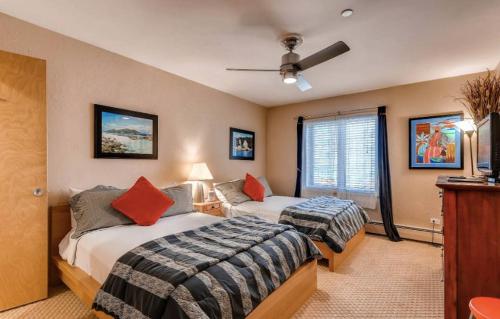 Gallery image of Best location in the heart of lions head, Ski lockers, jacuzzi and pool in Vail