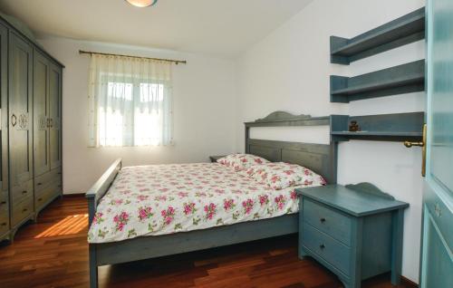 Postel nebo postele na pokoji v ubytování Gorgeous Home In Koper With Wifi