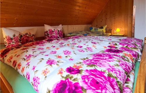 Ένα ή περισσότερα κρεβάτια σε δωμάτιο στο Amazing Apartment In Herrnhut Ot Ruppersdor