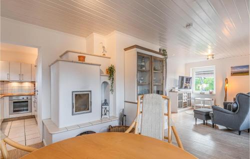 Η κουζίνα ή μικρή κουζίνα στο Nice Home In Friedrichskoog With Wifi