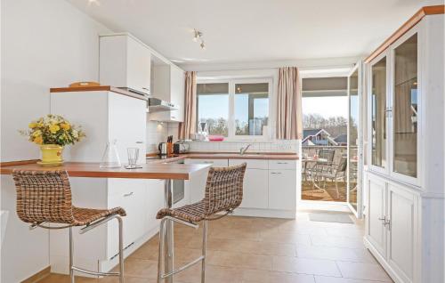 Nhà bếp/bếp nhỏ tại 1 Bedroom Lovely Apartment In Rechlin
