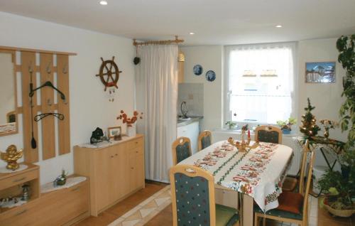 Gambar di galeri bagi Beach Front Apartment di Elmenhorst