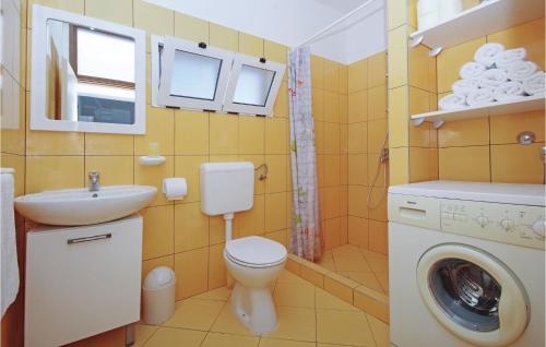 Kúpeľňa v ubytovaní Stunning Home In Sucuraj With Kitchen