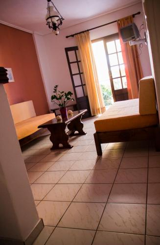 Photo de la galerie de l'établissement Hesperia Hotel, à Karlovasi