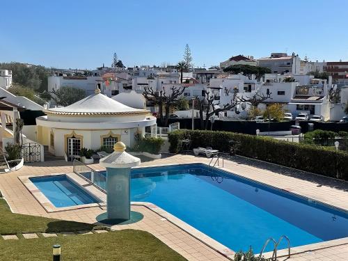 A piscina em ou perto de Relaxing 2 Bedroom House 5 minutes away from Vilamoura Marina