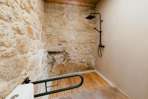Ένα μπάνιο στο iSlow Coliving