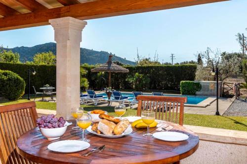 Charming 3 bedroomn villa with pool in Pollensa by Renthousing