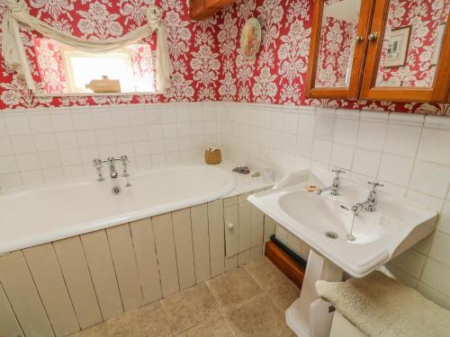 Ванна кімната в Easby Cottage