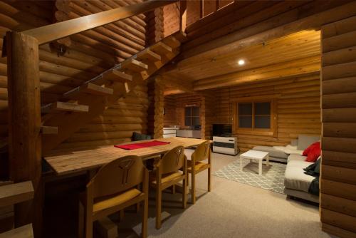 Posezení v ubytování Moiwa Lodge