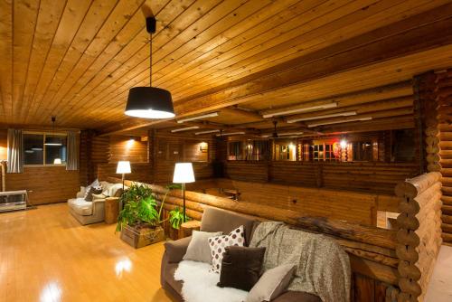 Posezení v ubytování Moiwa Lodge