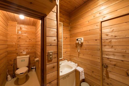 Et badeværelse på Moiwa Lodge
