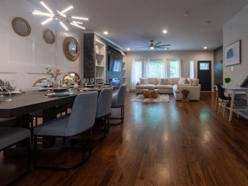 Χώρος καθιστικού στο Five75Lux ATL King Bed & Game Room Downtown