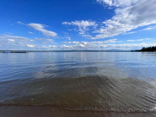 a view of a large body of water at Domek letniskowy Keja in Skorochów