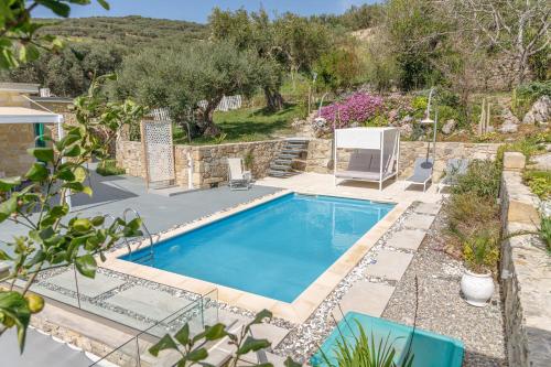 Πισίνα στο ή κοντά στο Villa Agrithea
