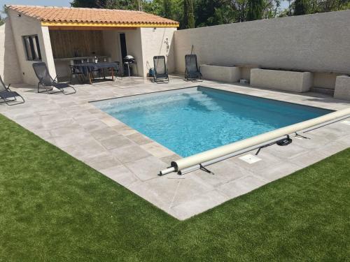 Villa calme piscine proche mer petite salle cinéma