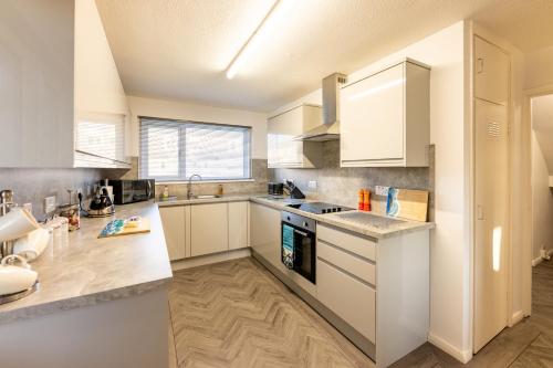 Dapur atau dapur kecil di Sornan, Entire luxury home