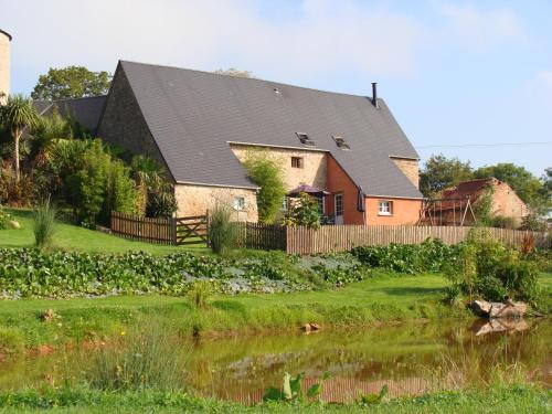 Gallery image of Gîte Les vignes in Montmartin-en-Graignes