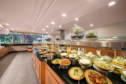 Mad på resortet eller i nærheden