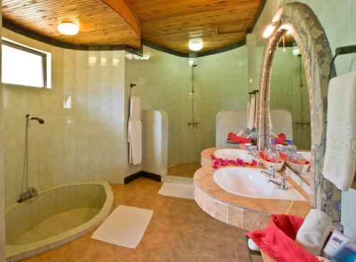 Ένα μπάνιο στο Masai Mara Sopa Lodge