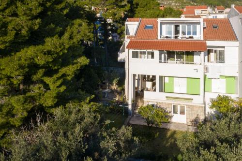Το κτήριο όπου στεγάζεται  το διαμέρισμα