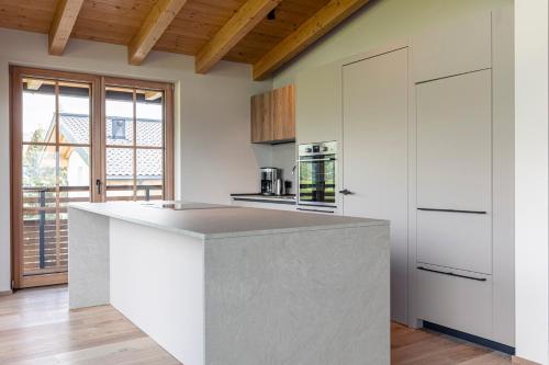 Una cocina o cocineta en Chalet 149 Westendorf by ALPS RESORTS