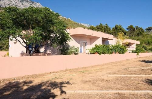 Nespecifikovaný výhled na hory nebo výhled na hory při pohledu z apartmánu