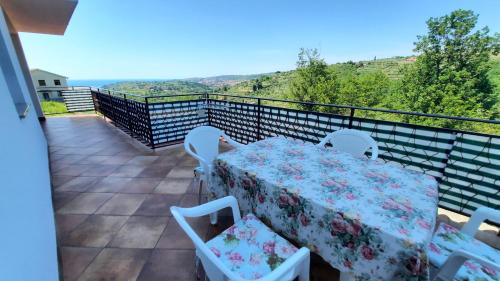 Balkoni atau teres di Apartma Bajc
