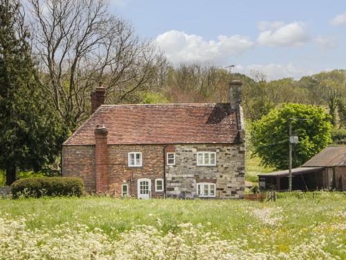 2 Court Farm – Photos 2
