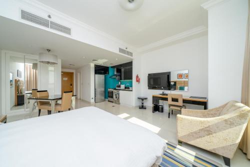 ALH Vacay – Studio Apartment in Capital Bay Tower A Business Bay