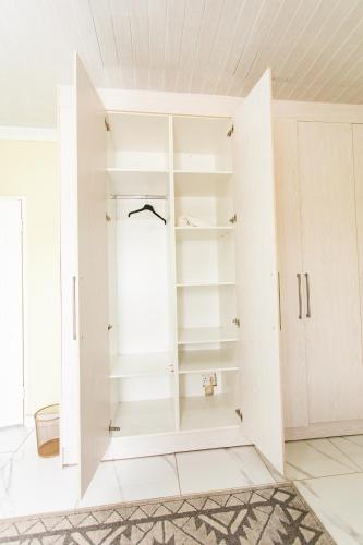 Galeriebild der Unterkunft The Hide on kilburn in Roodepoort