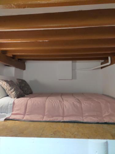 Tempat tidur dalam kamar di City Center Alicante - Santa Lusia - 1