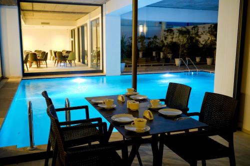 Πισίνα στο ή κοντά στο Hôtel Lescure Business and SPA