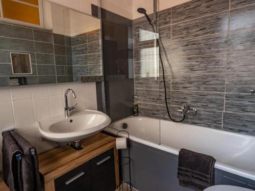 Kúpeľňa v ubytovaní #214 LUX-Flat im Herzen von Neuss mit Netflix & Prime