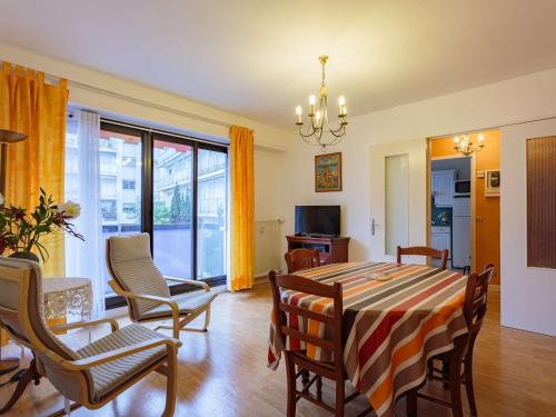 Zdjęcie z galerii obiektu Appartement lumineux avec balcon et parking proche plage à Biarritz - FR-1-3-550 w Biarritz