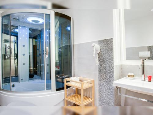 Ett badrum på Lh Royal Suites Terrace
