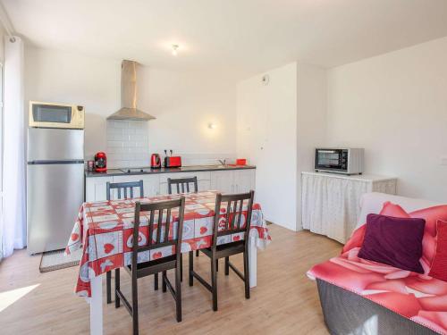 Fotografia z galérie ubytovania Appartement Lumineux Jardin Privé, proche Plages et Commerces à Urrugne - FR-1-4-627 v destinácii Urrugne