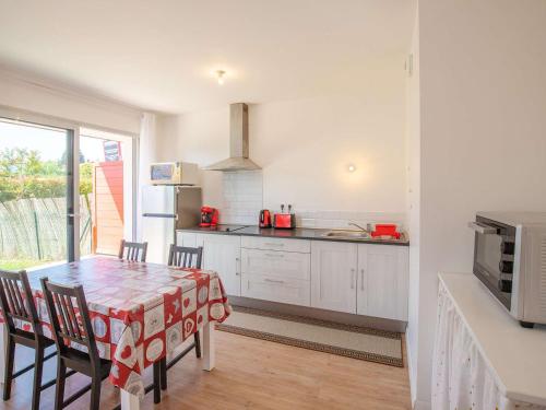 Fotografia z galérie ubytovania Appartement Lumineux Jardin Privé, proche Plages et Commerces à Urrugne - FR-1-4-627 v destinácii Urrugne