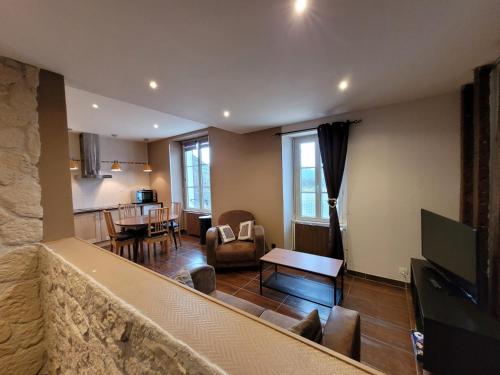 Les Bords de Loireにあるテレビまたはエンターテインメントセンター